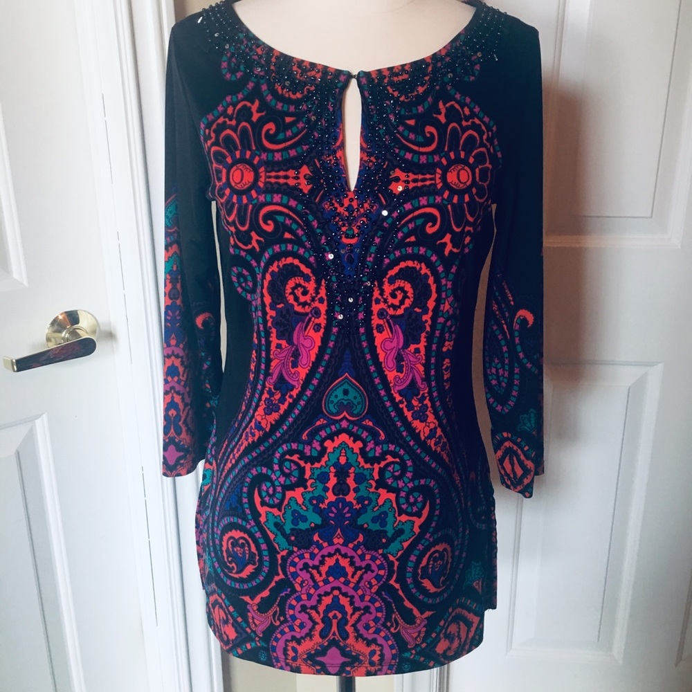 WOMENS INC. COLORFUL PRINT W/ BEADS TOP